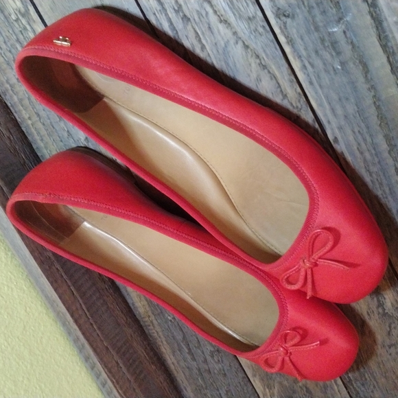 Tory Burch Shoes - Tory Burch Poppy Leather Laila 2 Bow Driver Flats
